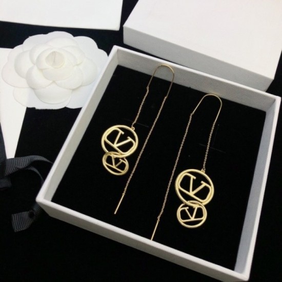 Celebrities love earrings 2023SS VALENTINO Valentino Celebrities love earrings 2023SS VALENTINO Valentino